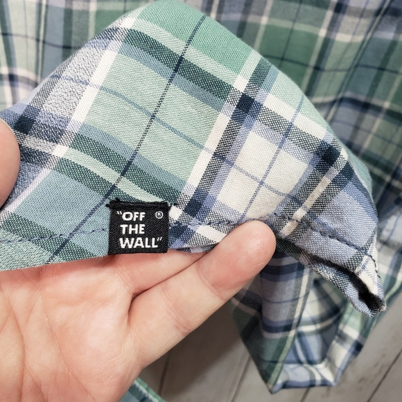 Vans Men's Blue Green Plaid Short Sleeve Cotton - Picture 5 of 6